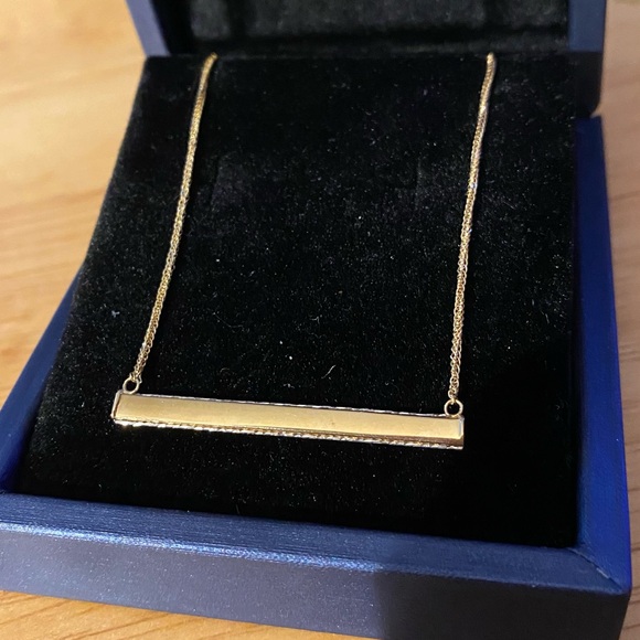 Italian Gold Jewelry - ☘️14k solid gold, Diamond cut, 2.3 grams, 
18 inch bar necklace. Made in Italy